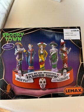Lemax Spooky Town Dia de Los Muertos Fashion Show Figures